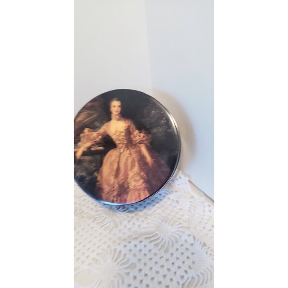 Victorian Style Round Music Box: Vintage Jewelry Storage - Picture 3 of 10